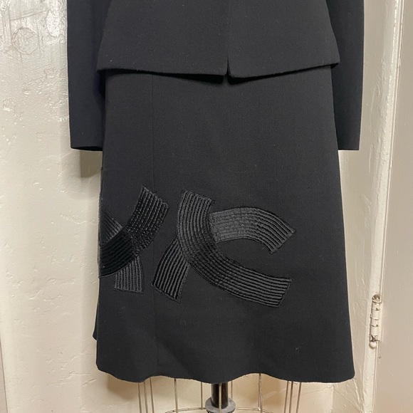 Prada black suit set jacket and skirt off shoulder size 40 - Picture 9 of 17